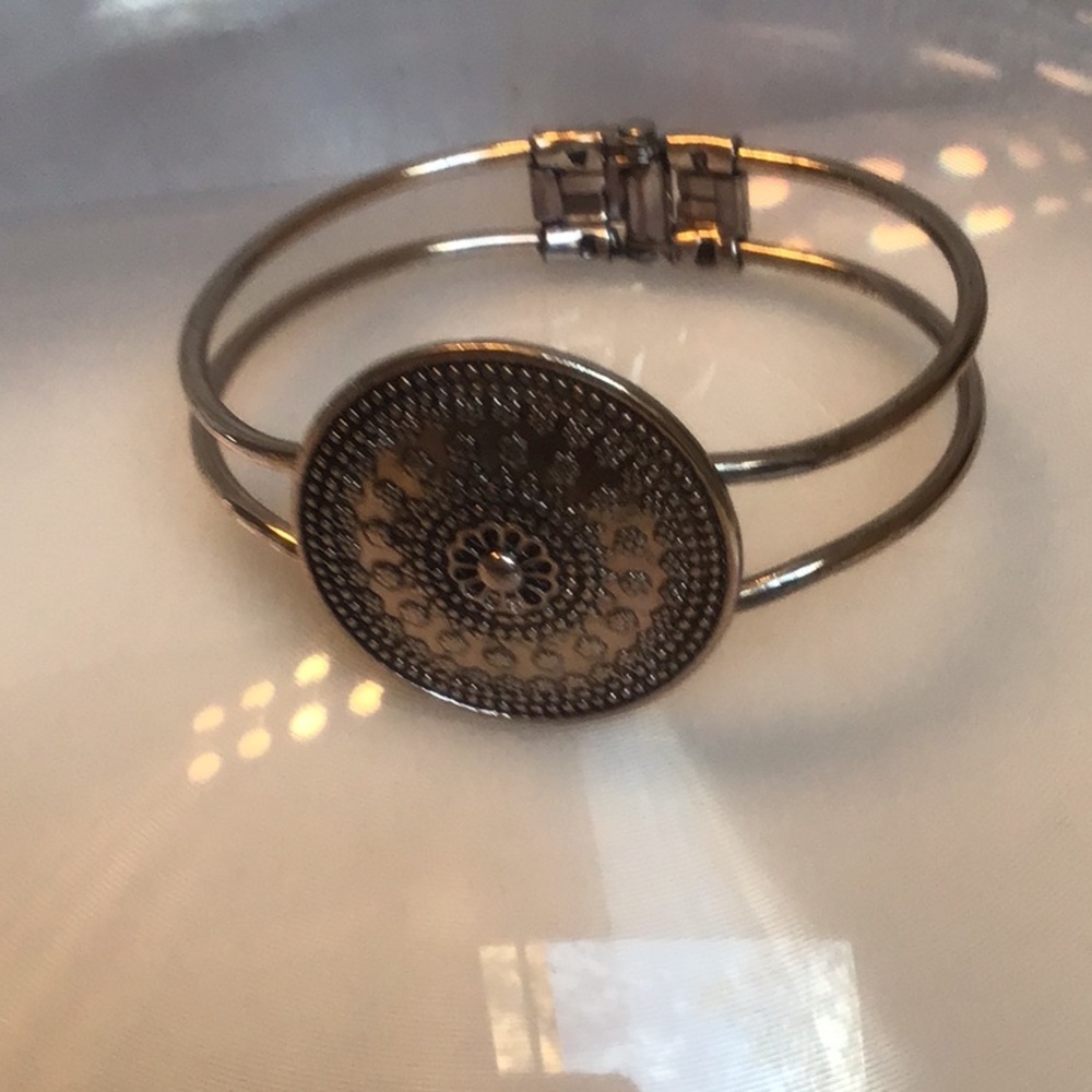 BURNISHED SILVER MEDALLION HIGHED BRACELET / EX-SM